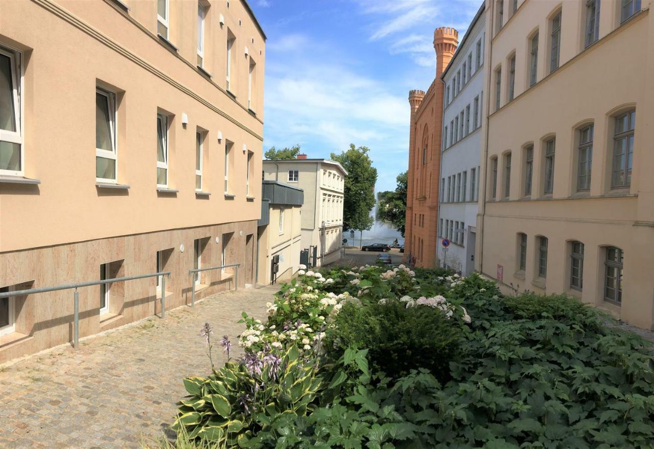 Schwerin Apartment Am Pfaffenteich Exterior foto