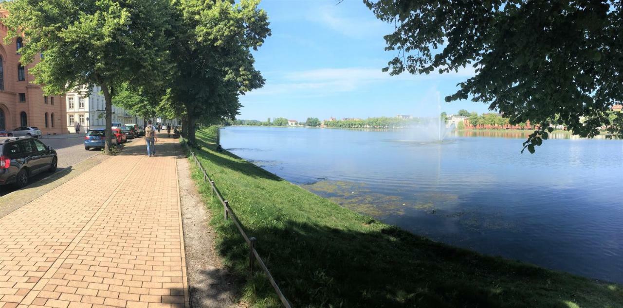 Schwerin Apartment Am Pfaffenteich Exterior foto